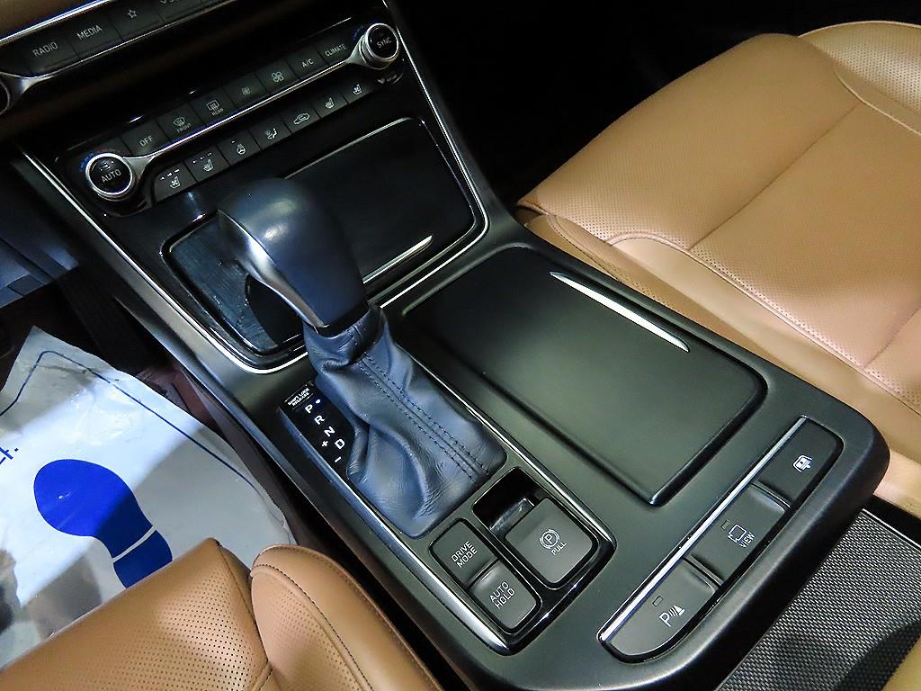 HYUNDAI Grandeur - Vista 12