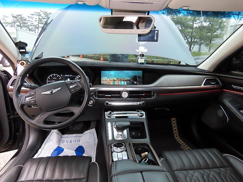 Genesis G90 - Vista 7