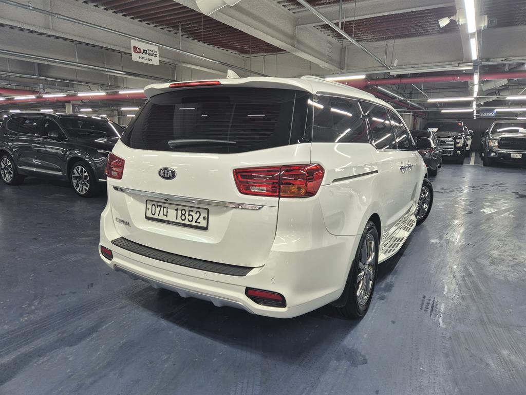 KIA Carnival - Vista 6