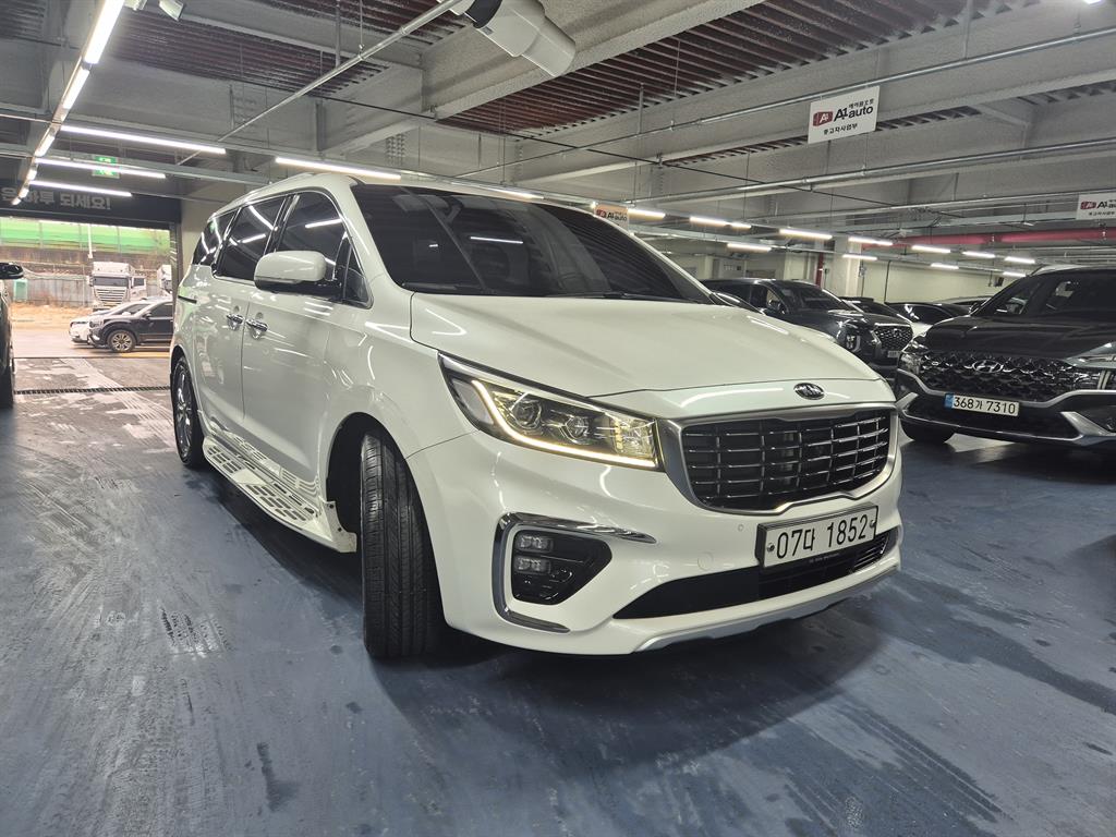 KIA Carnival - Vista 3