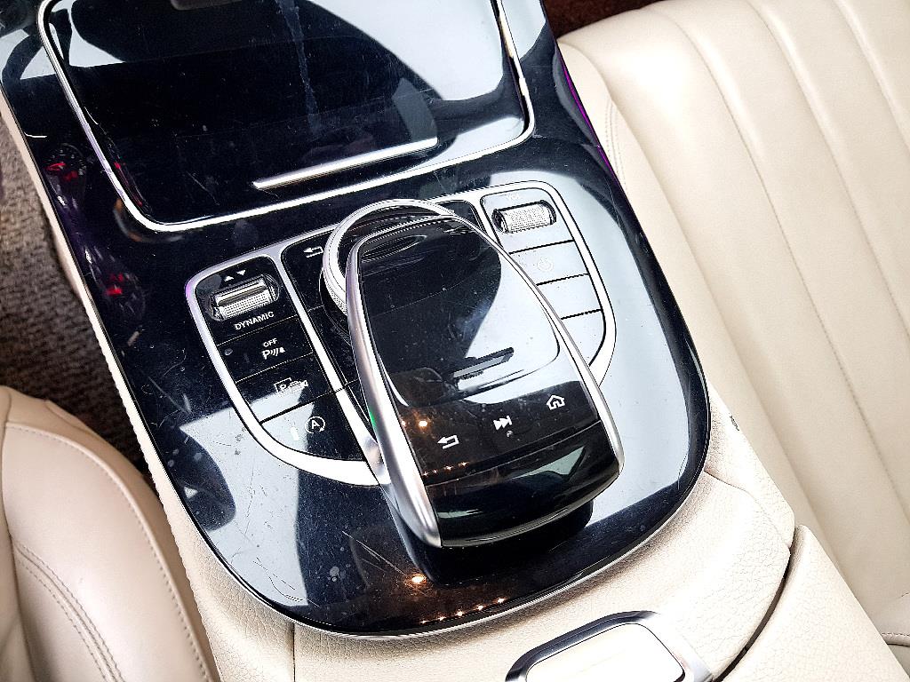 Mercedes Benz E class - Vista 12