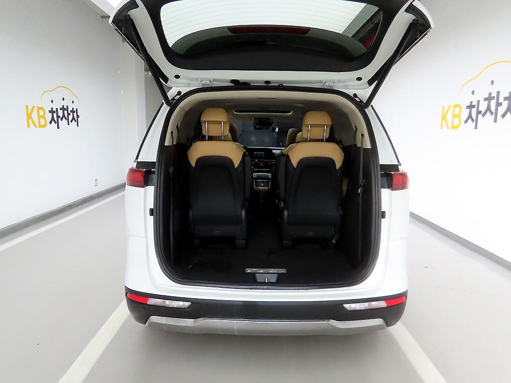 KIA Carnival - Vista 5