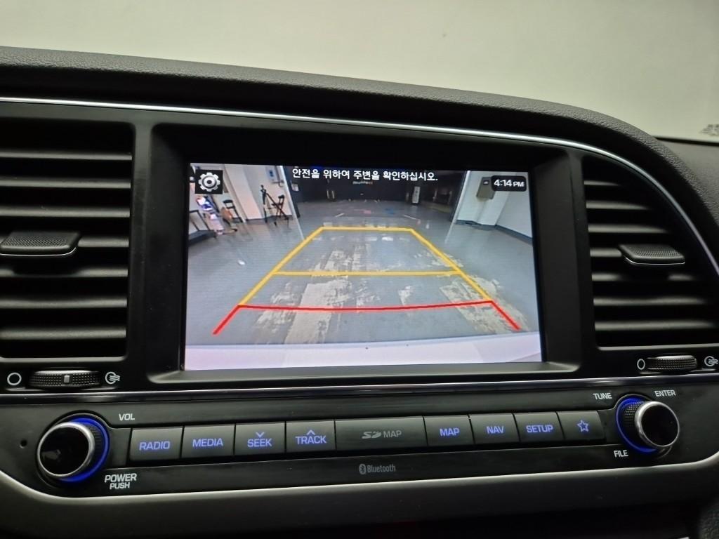 HYUNDAI Avante 2018 Blanco - Importación desde Corea - HF Imports Iquique - Foto 14