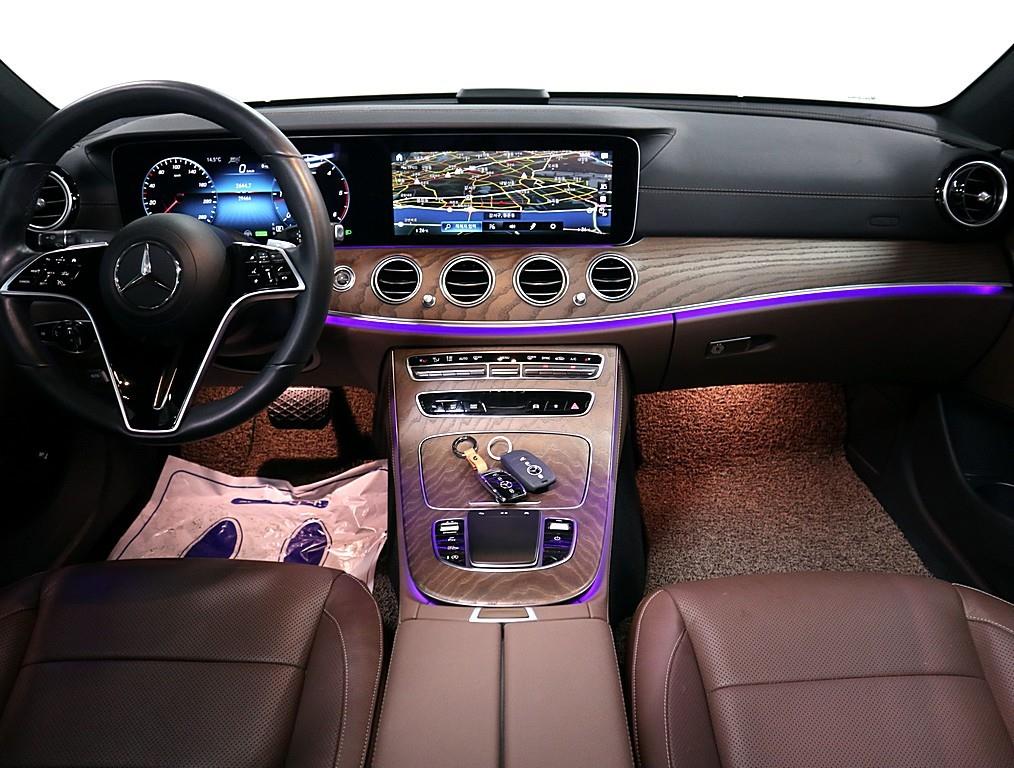 Mercedes Benz E class - Vista 5