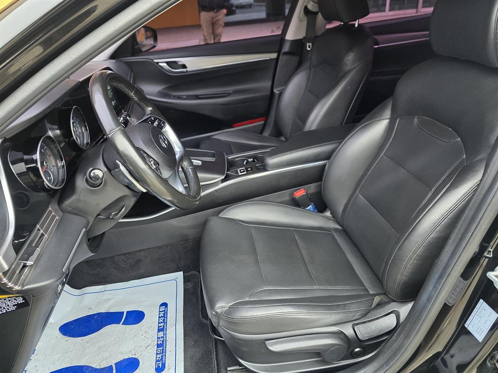 HYUNDAI Grandeur - Vista 10