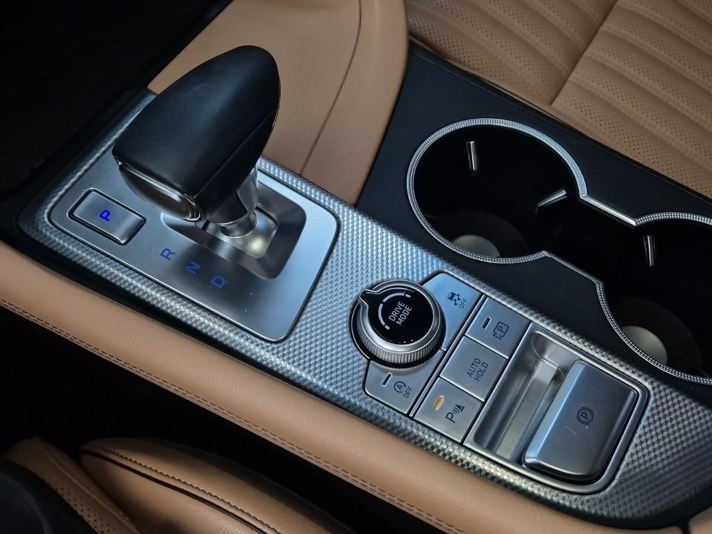 Genesis G70 - Vista 8