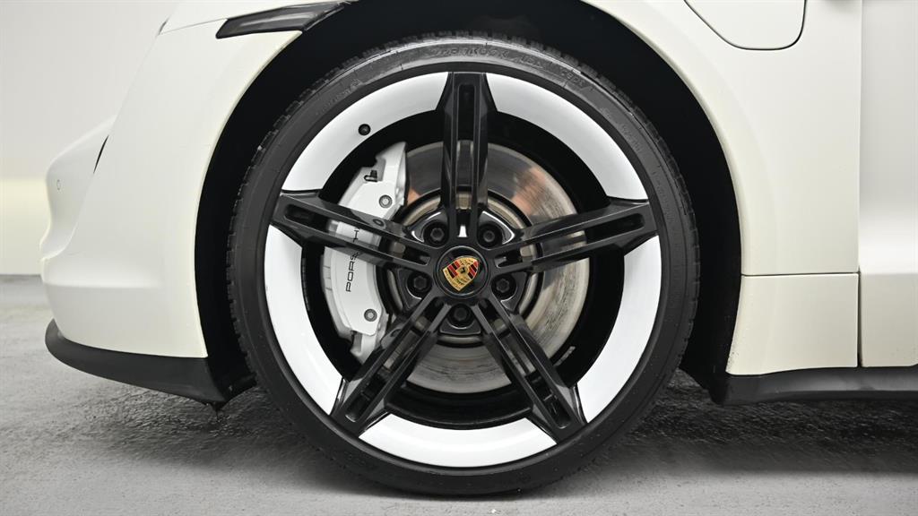 Porsche Taycan - Vista 5