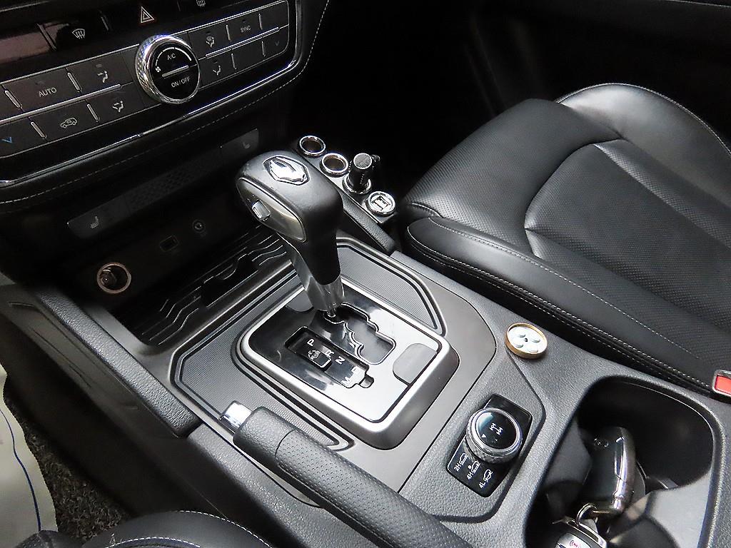 Ssangyong Rexton - Vista 10