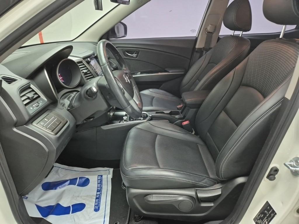 Ssangyong Tivoli - Vista 11