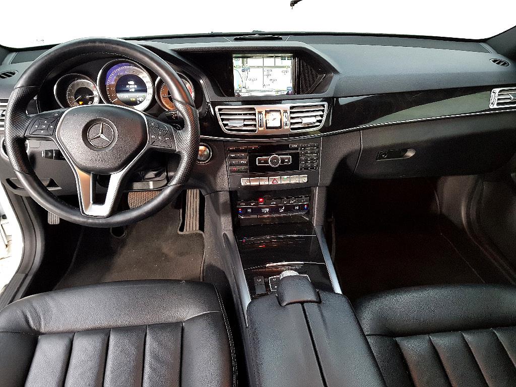 Mercedes Benz E class - Vista 5