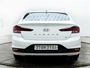 HYUNDAI Avante - Vista 6