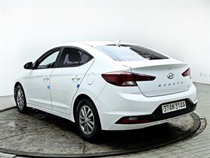 HYUNDAI Avante - Vista 8