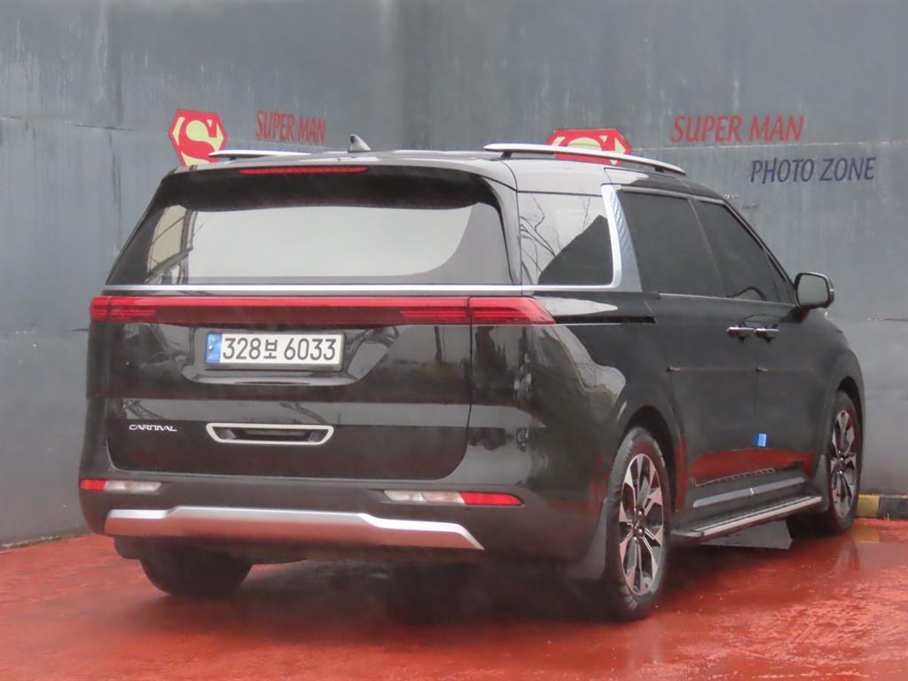 KIA Carnival - Vista 5