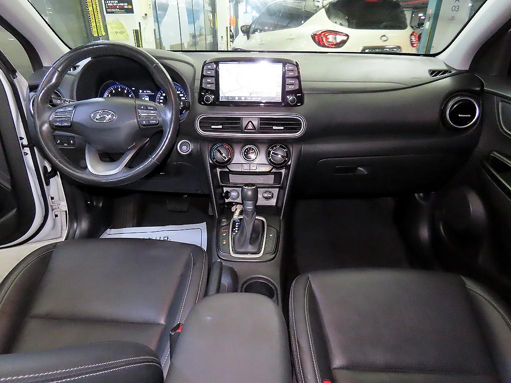 HYUNDAI Kona - Vista 10