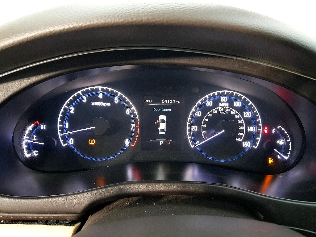 HYUNDAI Genesis - Vista 7