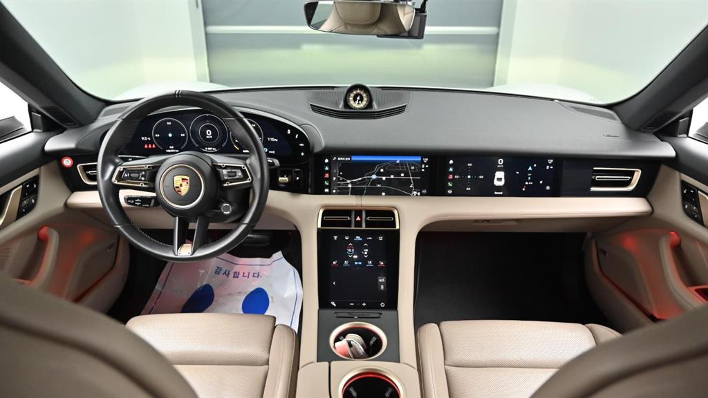 Porsche Taycan - Vista 9