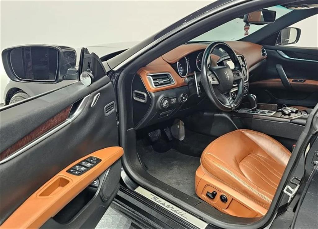Maserati Ghibli - Vista 10