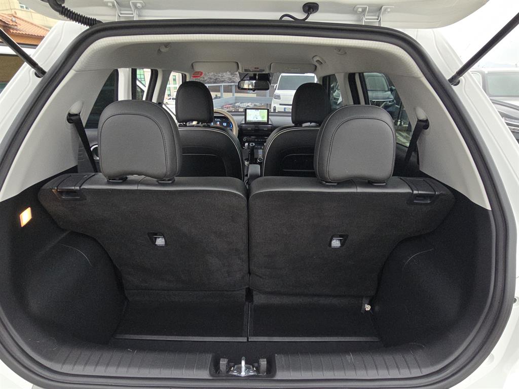 HYUNDAI Casper - Vista 6