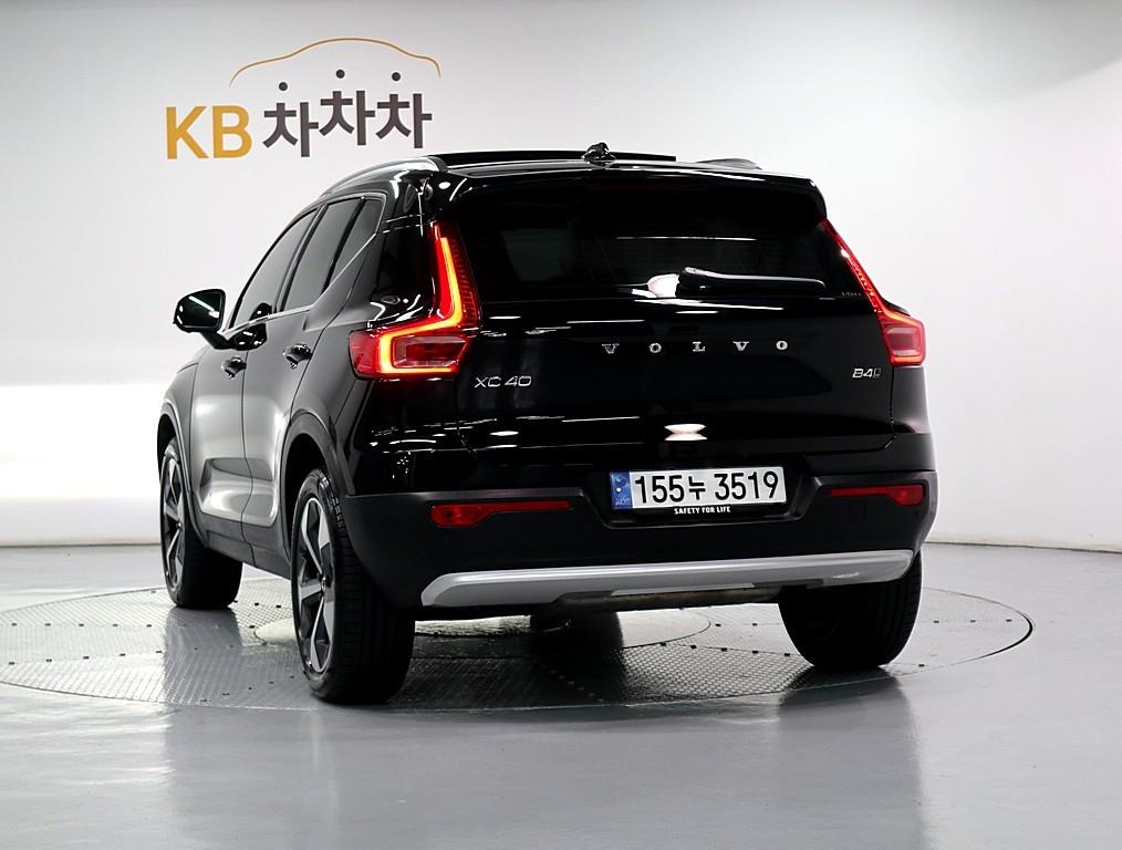 Volvo XC40 - Vista 4