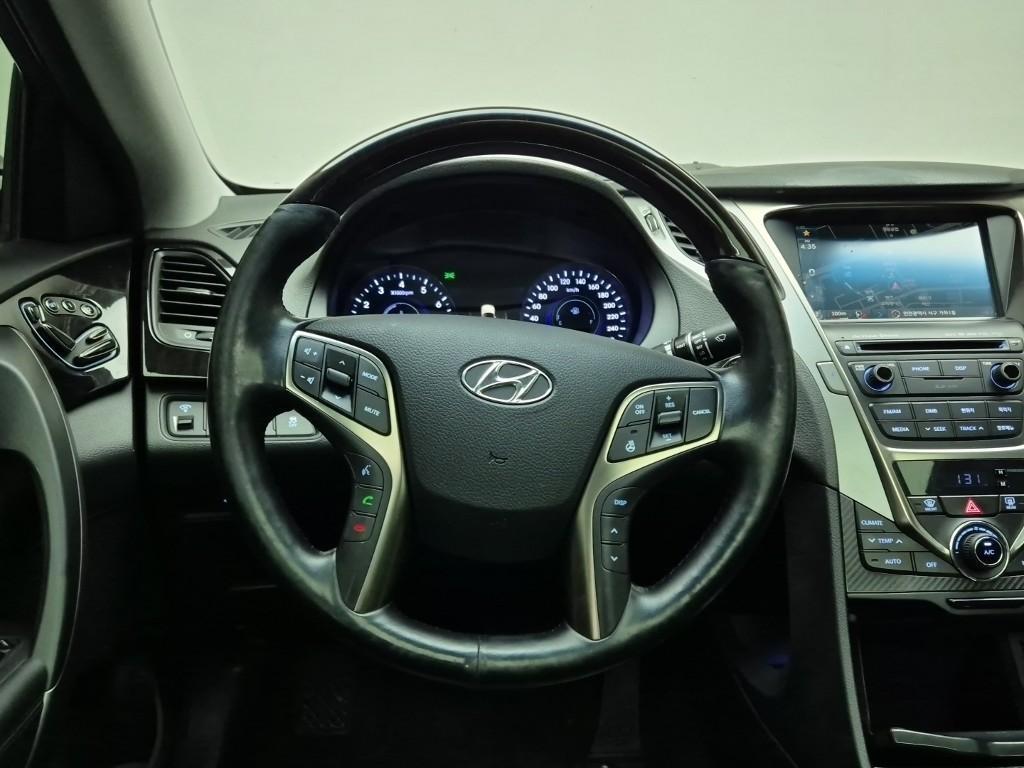 HYUNDAI Grandeur - Vista 12