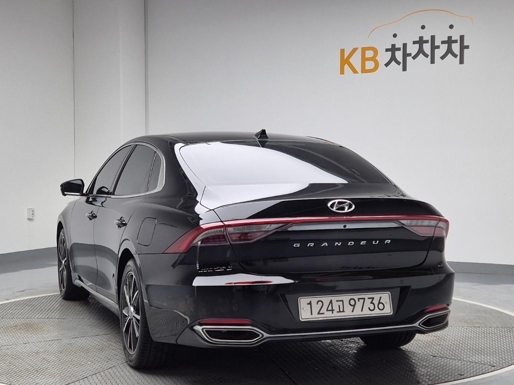 HYUNDAI Grandeur - Vista 2