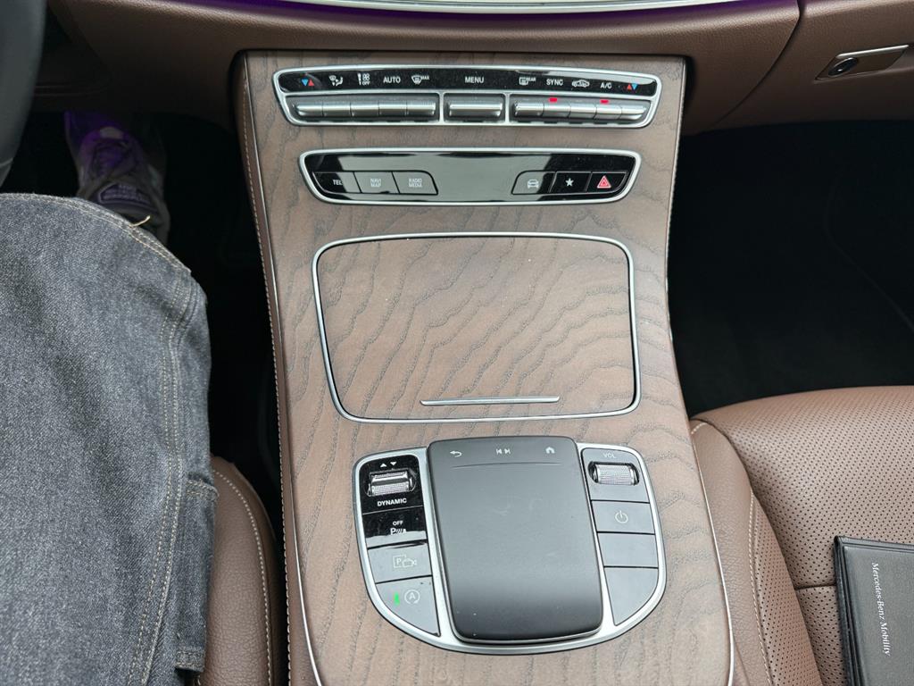 Mercedes Benz E class - Vista 11