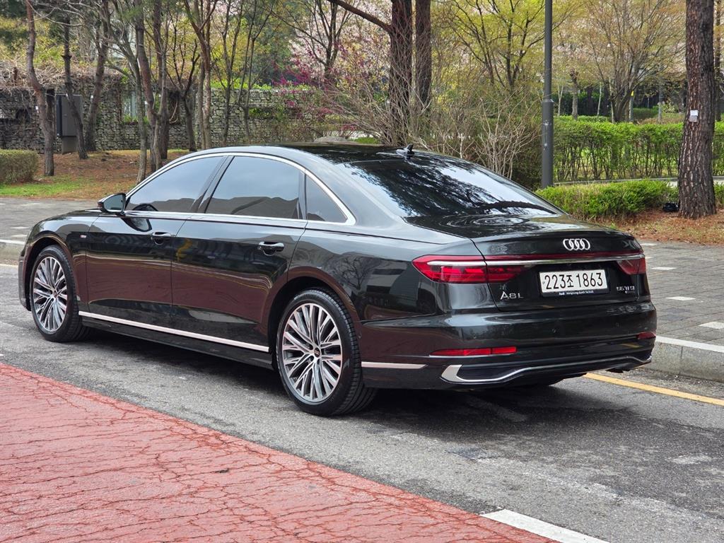 Audi A8 - Vista 5