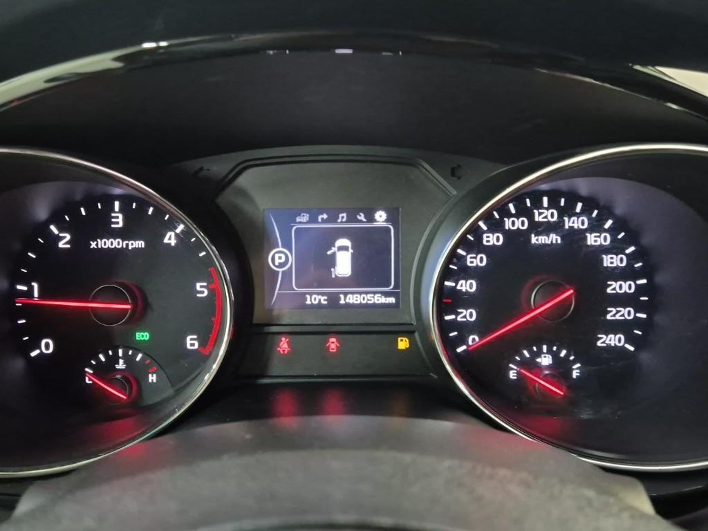 KIA Carnival - Vista 6