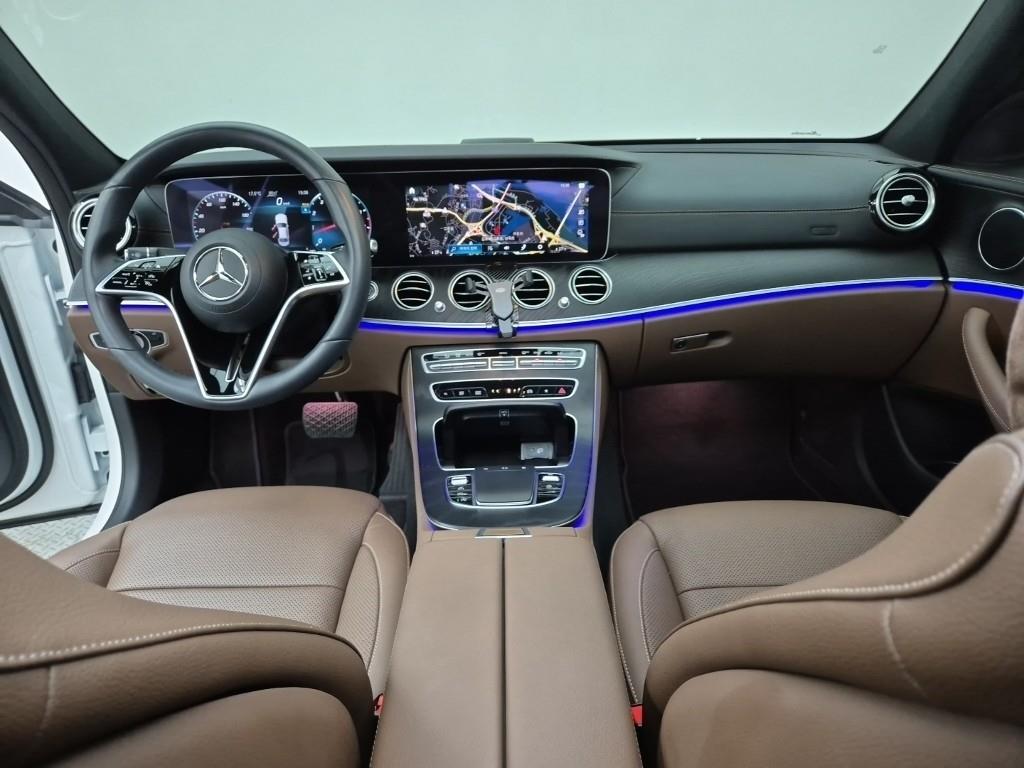 Mercedes Benz E class - Vista 5