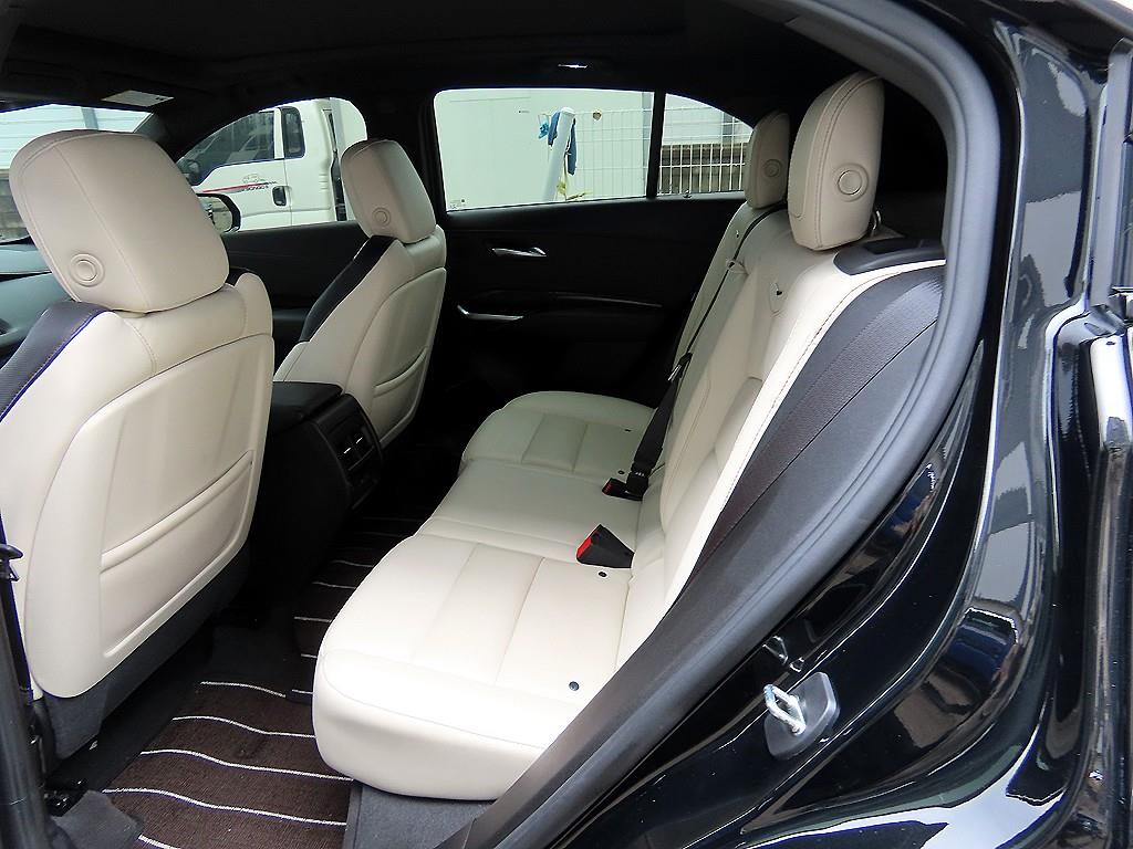 Cadillac XT4 - Vista 6