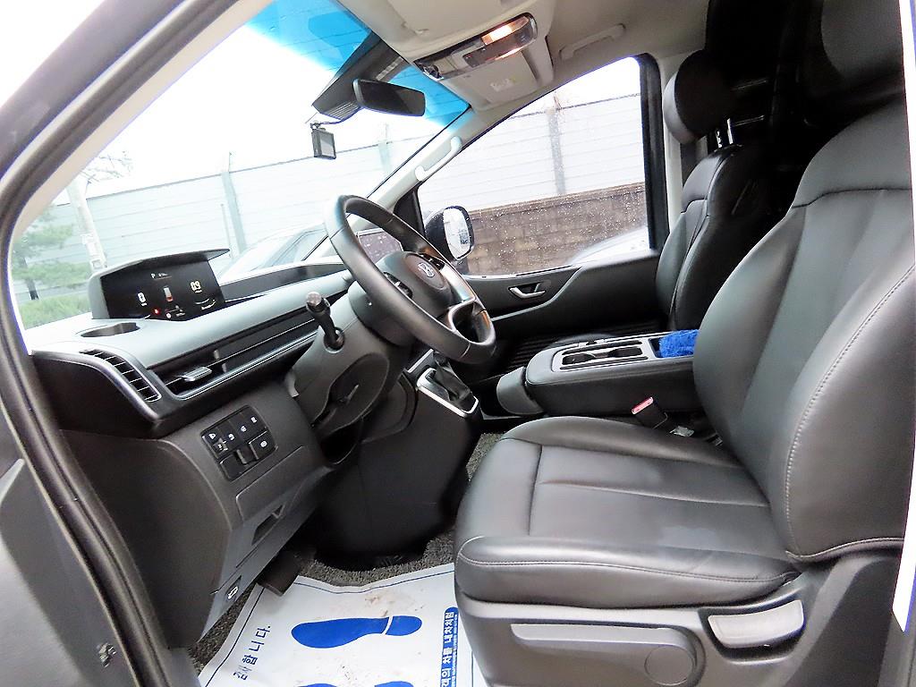 HYUNDAI Staria - Vista 5