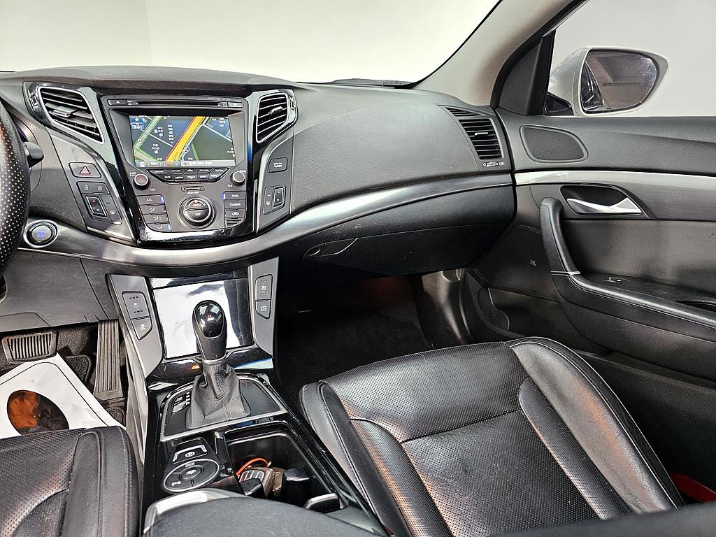 HYUNDAI i40 - Vista 10