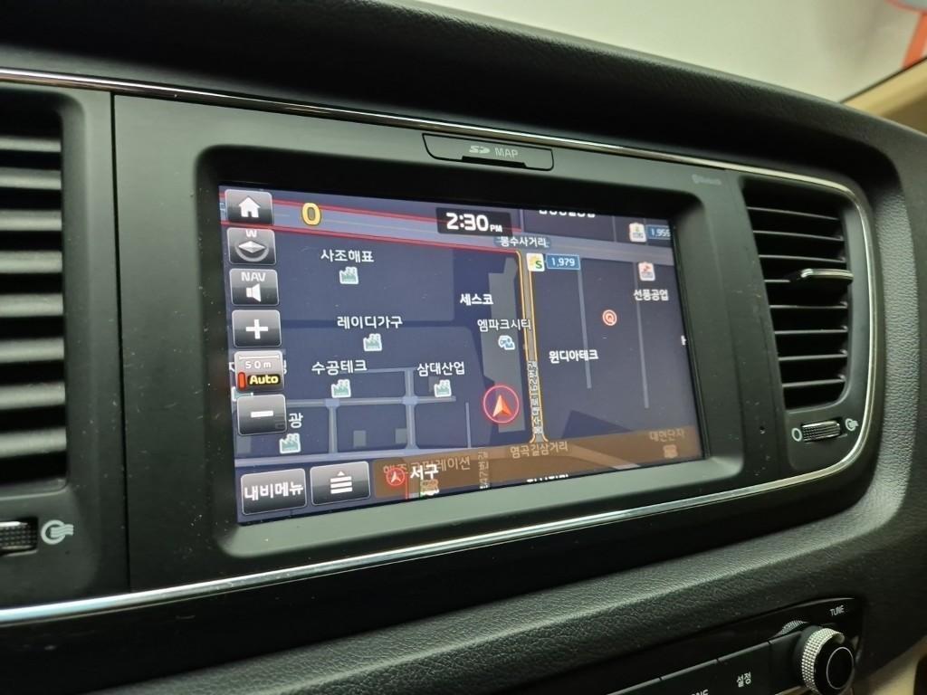 KIA Carnival 2017 Blanco - Importación desde Corea - HF Imports Iquique - Foto 13