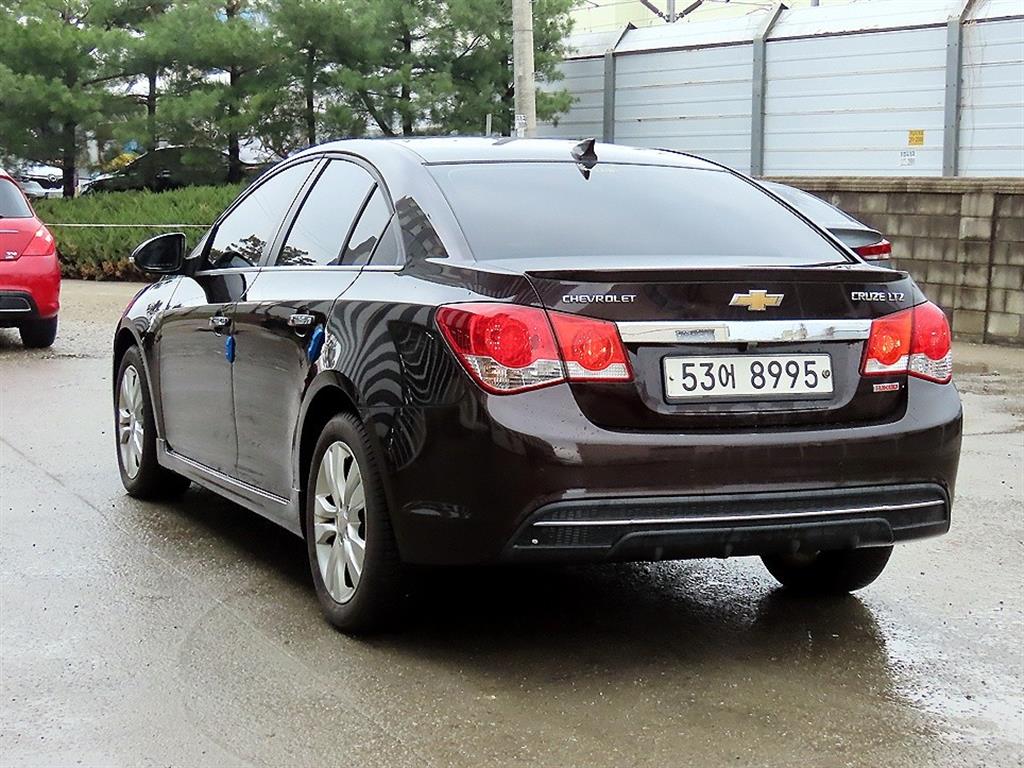 Chevrolet Cruise - Vista 3