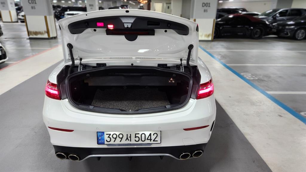 Mercedes Benz E class - Vista 5