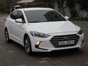 HYUNDAI Avante - Vista 4