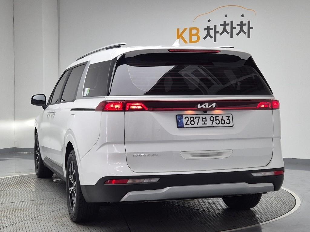 KIA Carnival - Vista 3