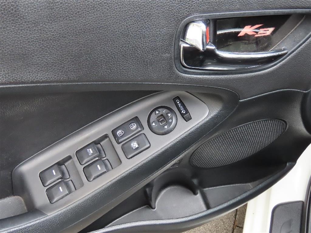 KIA K3 2015 Blanco - Importación desde Corea - HF Imports Iquique - Foto 12