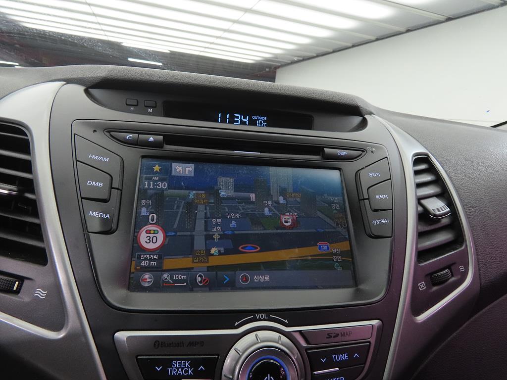 HYUNDAI Avante - Vista 11