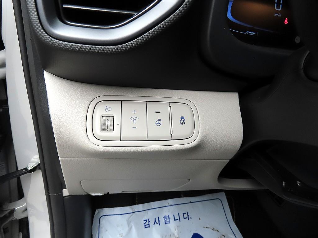 HYUNDAI Venue - Vista 12