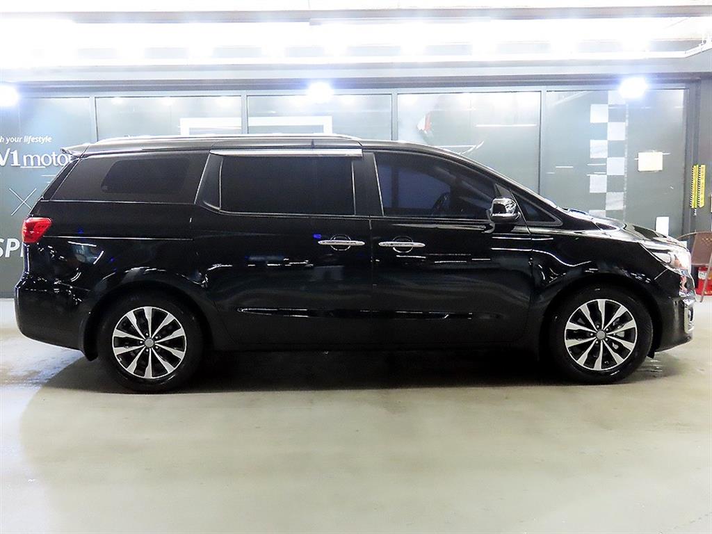KIA Carnival - Vista 3
