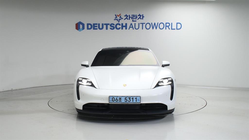 Porsche Taycan - Vista 3