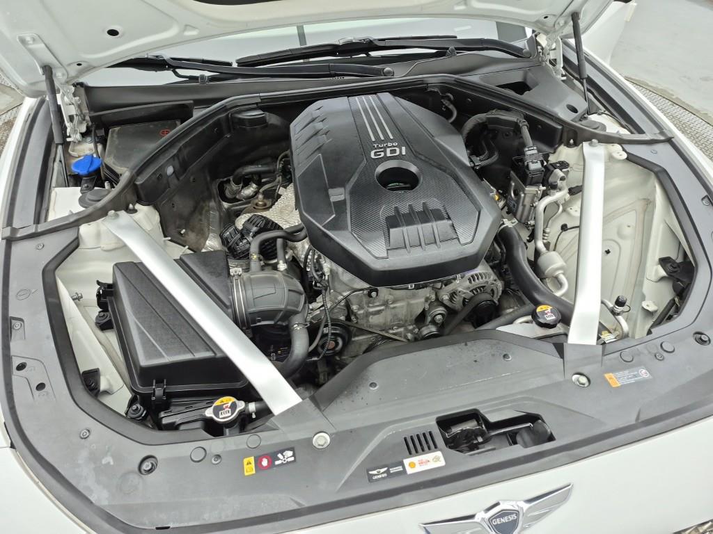 Genesis G70 - Vista 6