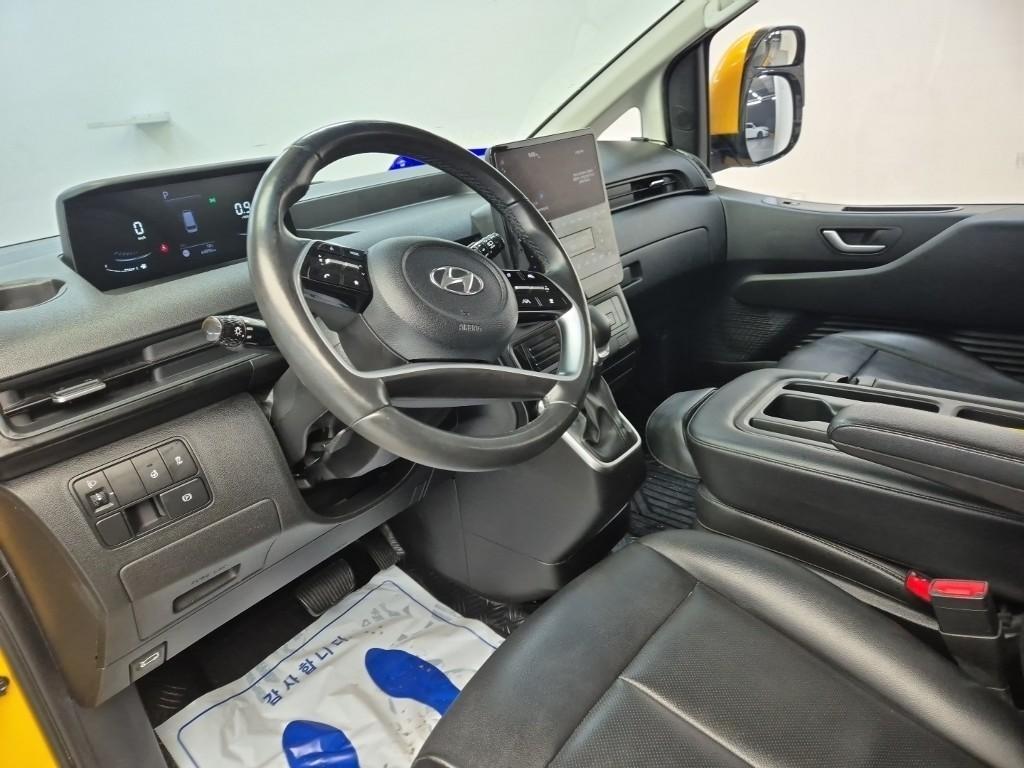 HYUNDAI Staria - Vista 8