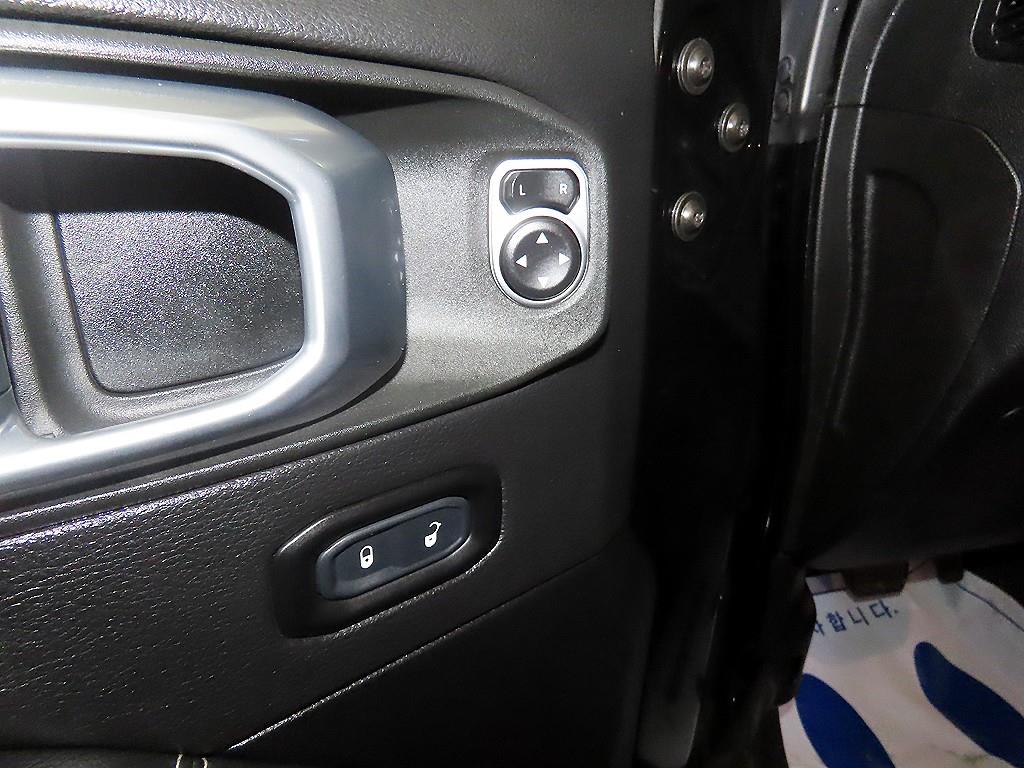 Jeep Wrangler 2020 Negro - Importación desde Corea - HF Imports Iquique - Foto 13