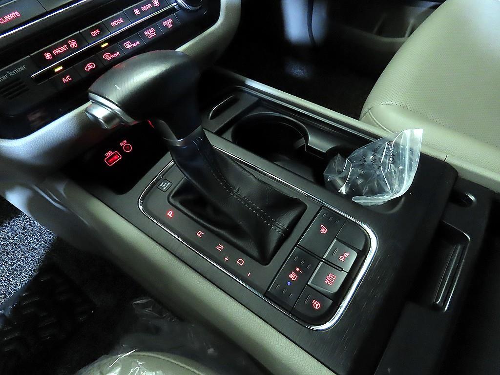 KIA Carnival 2018 Negro - Importación desde Corea - HF Imports Iquique - Foto 13