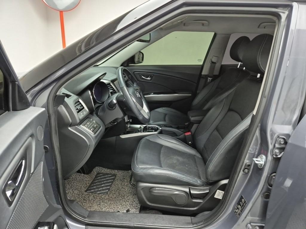 Ssangyong Tivoli - Vista 11