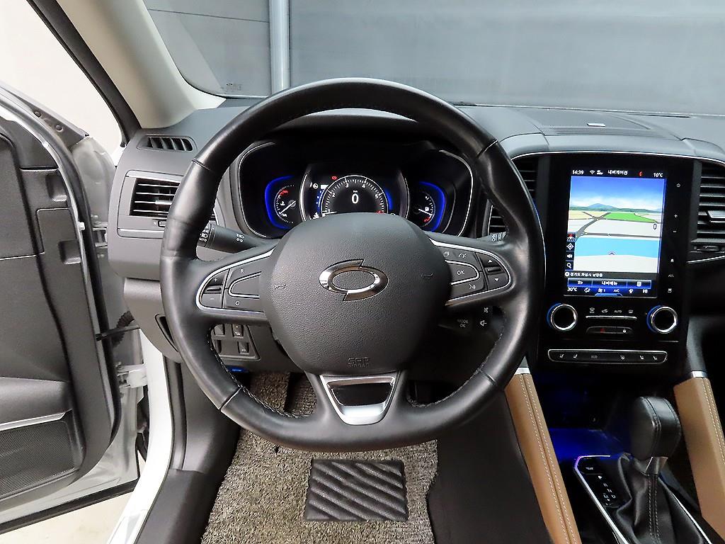 SAMSUNG QM6 - Vista 9