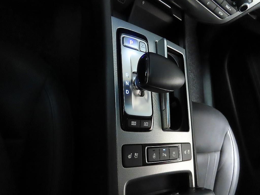 Genesis G80 - Vista 10