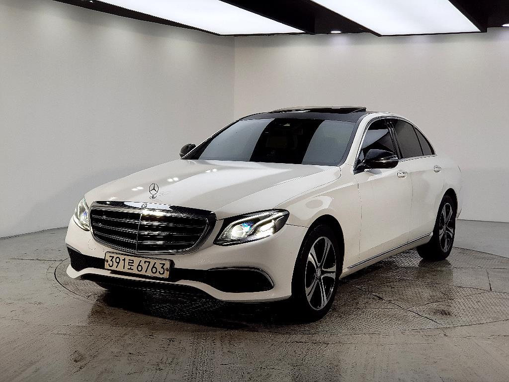 Mercedes Benz E class 2017 Blanco - Importación desde Corea - HF Imports Iquique - Foto 1